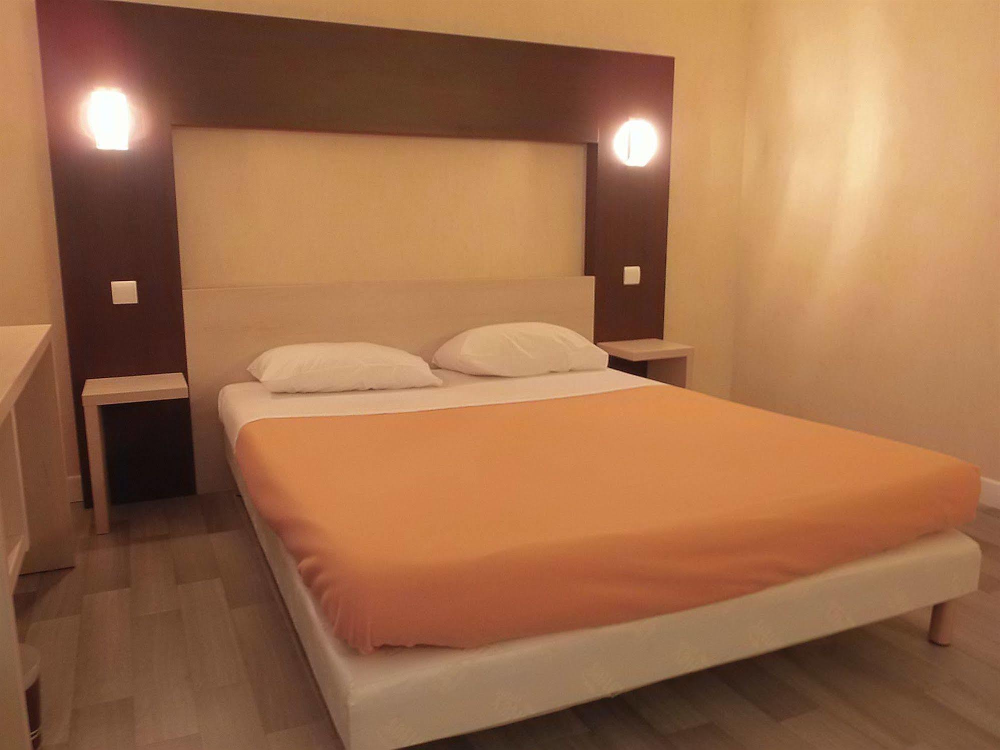 Hotel Azur Saint Junien Cit'Hotel Eksteriør bilde